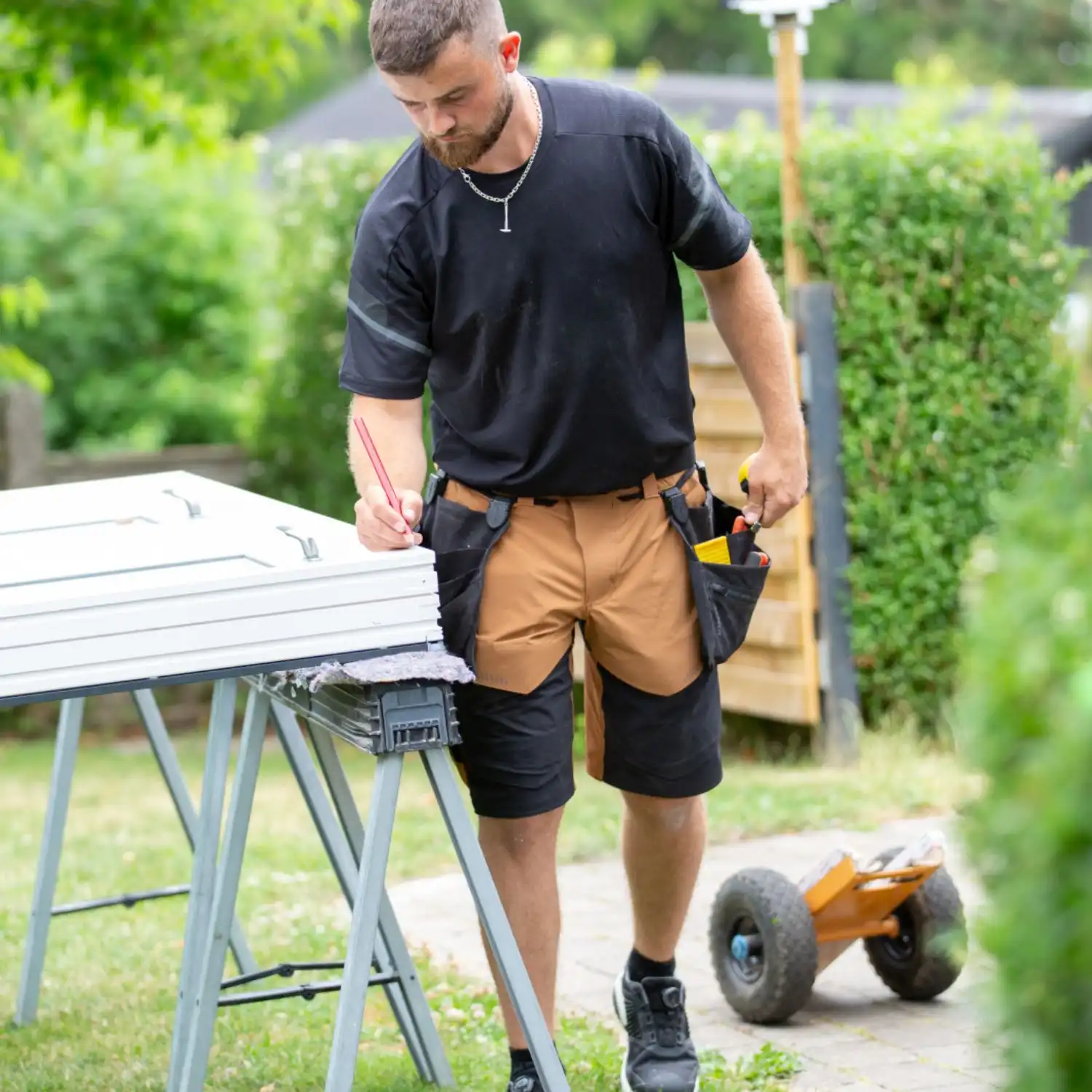 Stretch-Shorts "22149-605" Customized in nussbraun/schwarz, 29C48 - Thumbnail 5