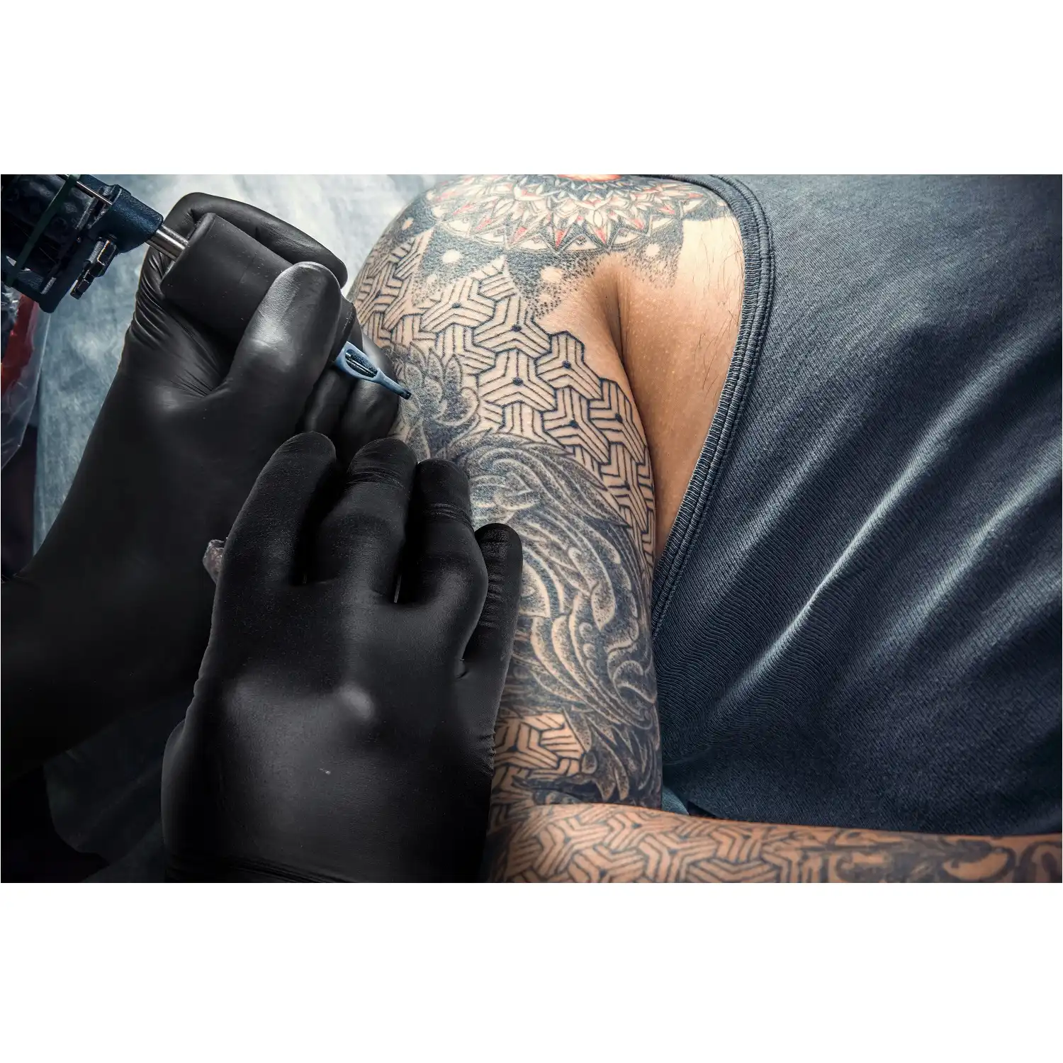 Nitril Einweghandschuhe "MicroFlex®" 93-852 | 100er Box in 8 (M) - Thumbnail 4